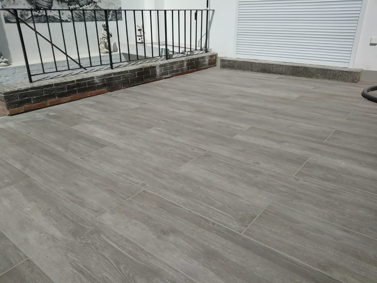 Bild, das Granitarbeiten darstellt